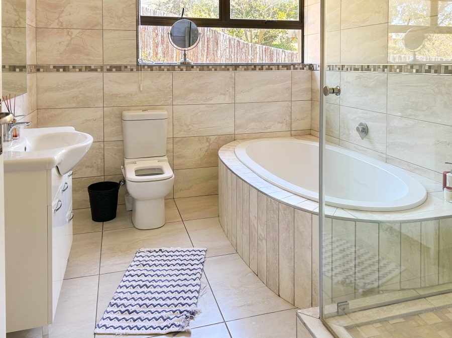 5 Bedroom Property for Sale in Knysna Heights Western Cape